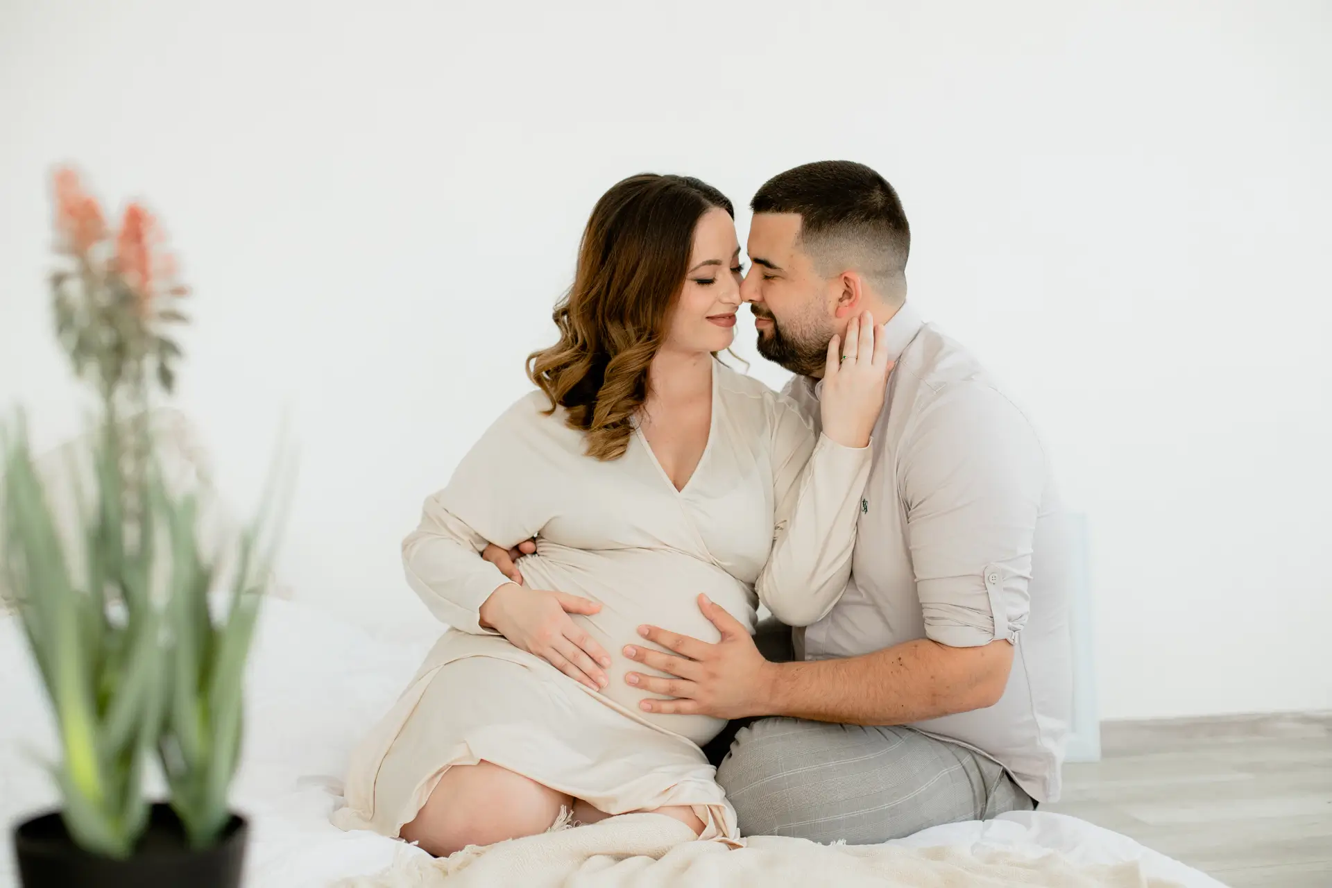 Tehotenské fotenie v ateliéri